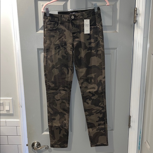 NWT Dex Size 28 Skinny Fit Camouflage  Pants. - Picture 1 of 6